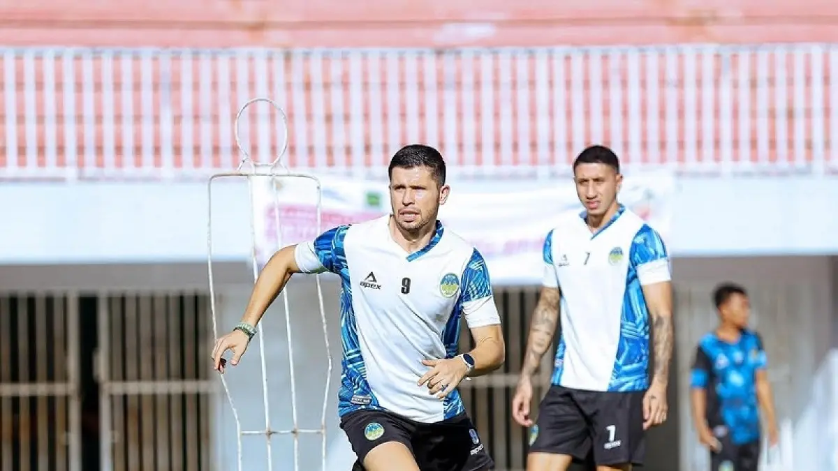 ADMINISTRASI TUNTAS: Dua pemain asing baru PSIM Jogja Mauro Caballero dan Marvin Loria. Dokumen PSIM Jogja&nbsp;