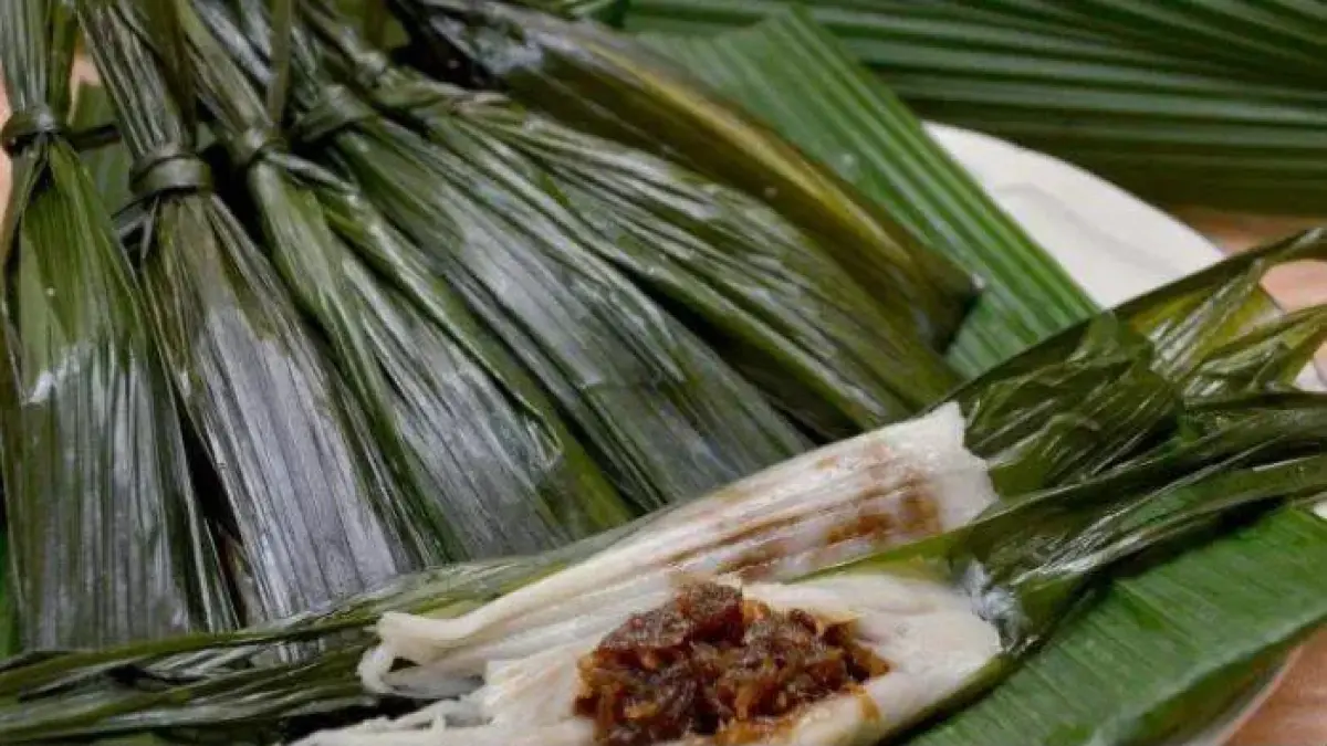 Cimpa, makanan khas Karo yang disajikan dalam perayaan Kerja Tahun Desa Sukamandi, Sabtu-Minggu (17-18/7/2026). (https://vt.tiktok.com/ZSqBAKduM/)