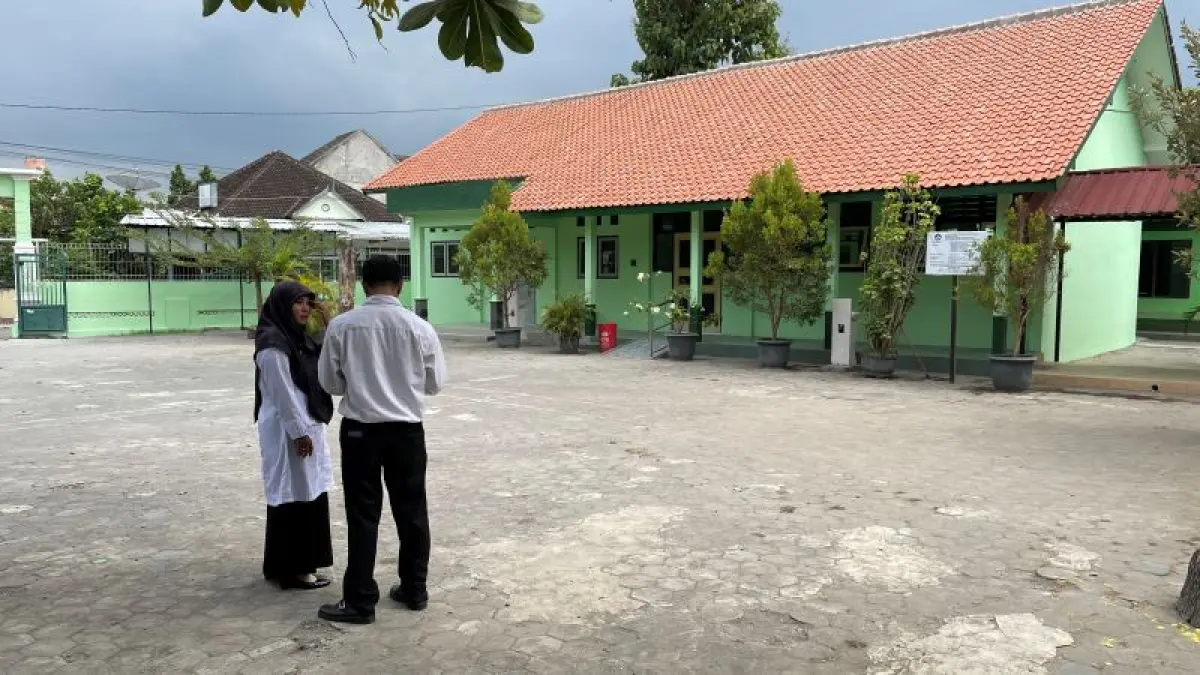RAMPUNG REHABILITASI: Gedung kelas 1 dan UKS yang masuk dalam program revitaslisasi di SD Balong yang telah selesai diperbaiki Rabu (9/9). (Aris Romadhon/Radar Jogja)
&nbsp;