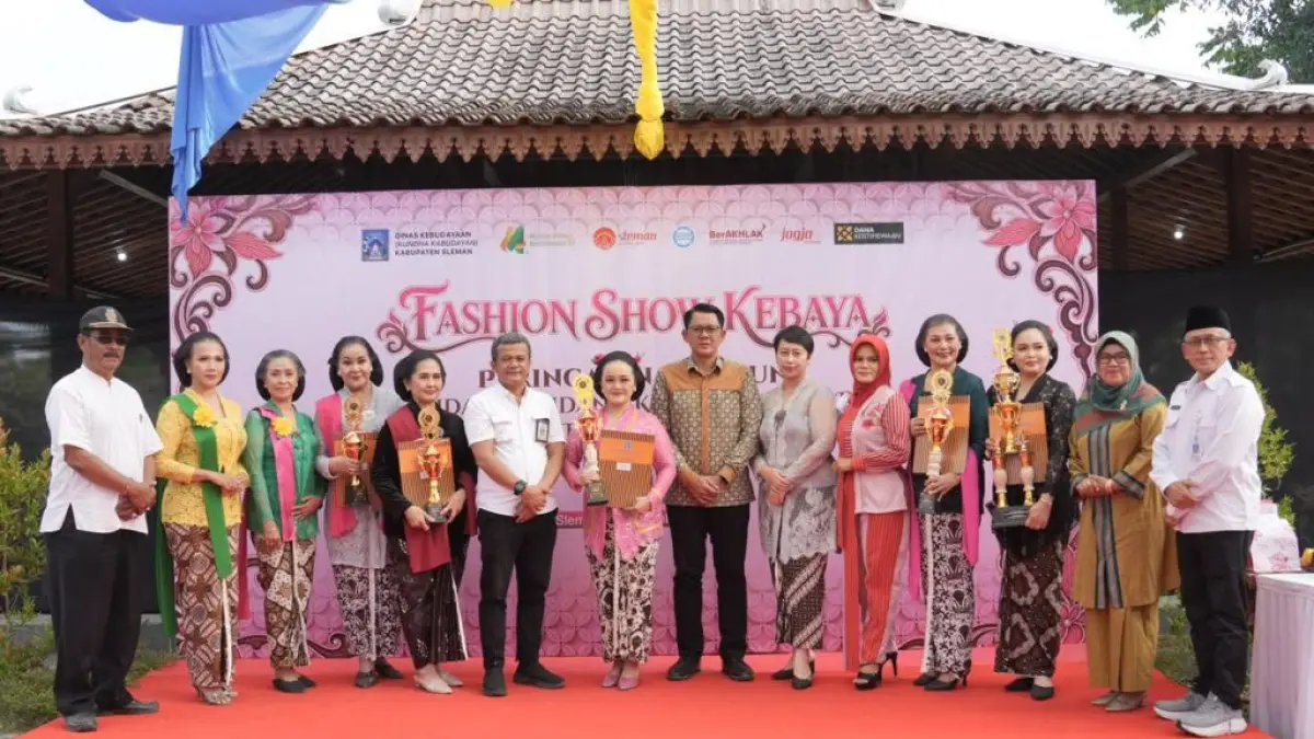 Fashion Show Kebaya pada Peringatan 14 Tahun UU Keistimewaan DIY (Dok. Slemankab)