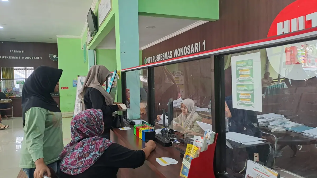 MASIH MINIM: Aktivitas layanan di Puskesmas Wonosari 1, Gunungkidul, Jumat (11/9/2026).
