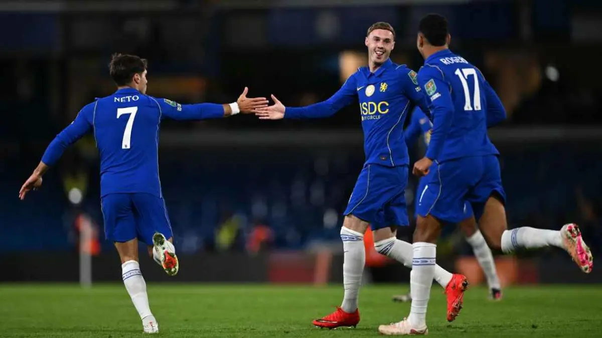 Para pemain Chelsea merayakan kemenangan atas Leeds United di Carabao Cup.