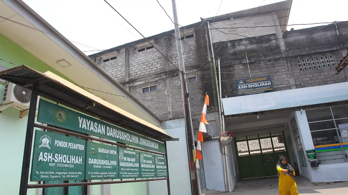 Pondok Pesantren (Ponpes) Ash-Sholihah di Mlati, Sleman