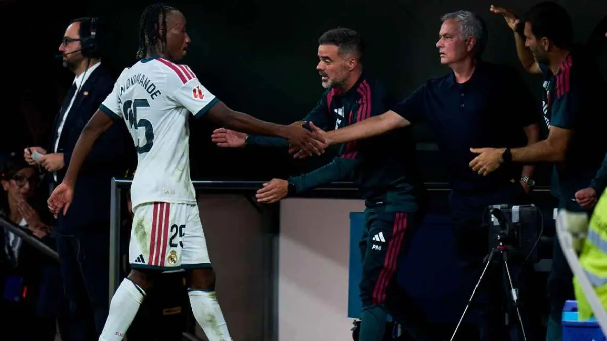 Jose Mourinho jabat tangan Yan Diomande dalam kemenangan Real Madrid atas Rayo Vallecano.