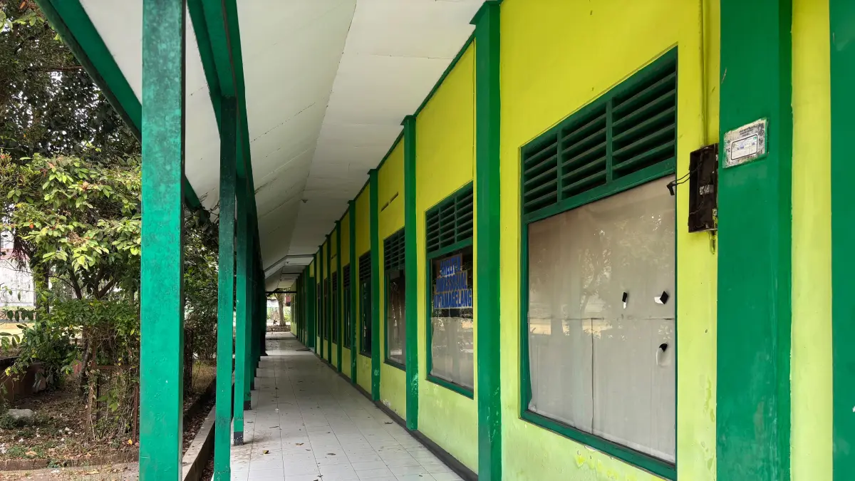 Bangunan eks gedung&nbsp;Disporapar di daerah Jagoan, Jurangombo Utara kini tidak terurus.