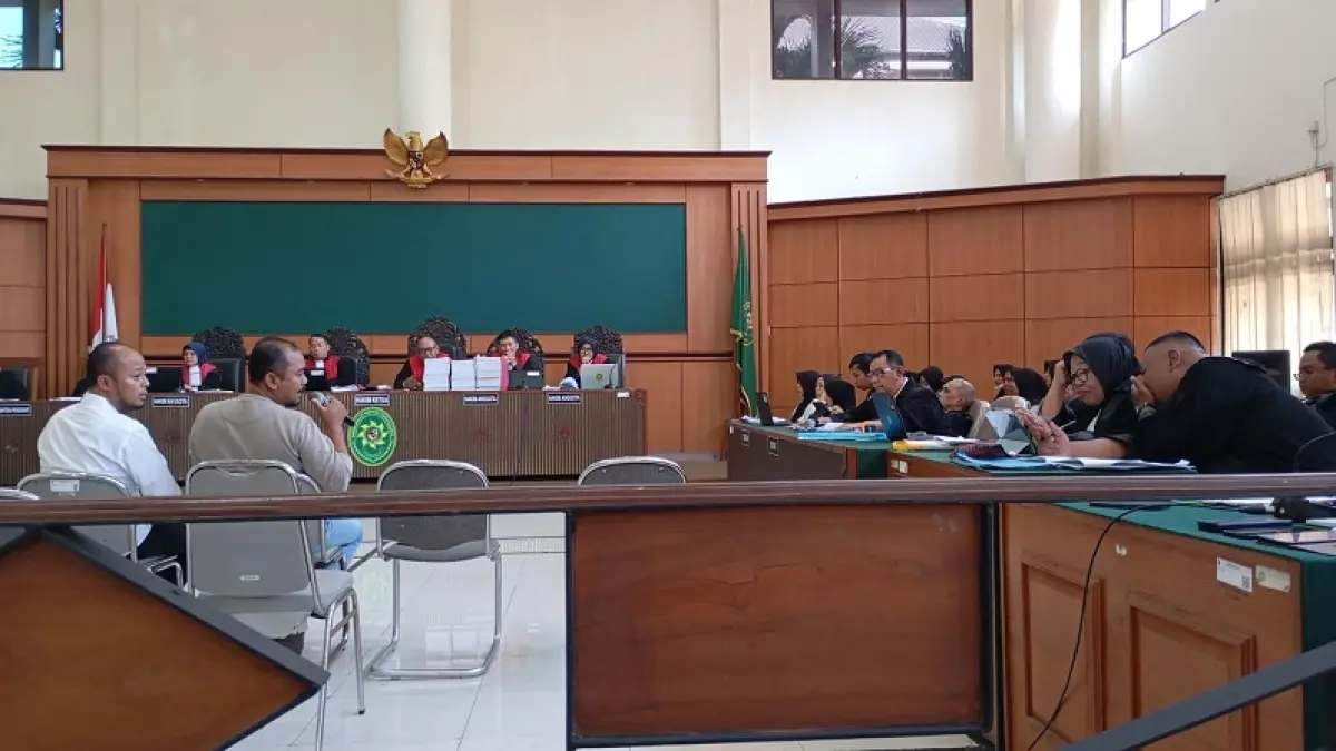 BERSAKSI:&nbsp;Suasana saat dua penyidik Unit Perlindungan Perempuan dan Anak Polresta Jogja menjadi saksi dalam persidangan kekerasan terhadap anak di daycare Little Aresha, Senin (14/9/2026). IWAN&nbsp;NURWANTO/RADAR JOGJA