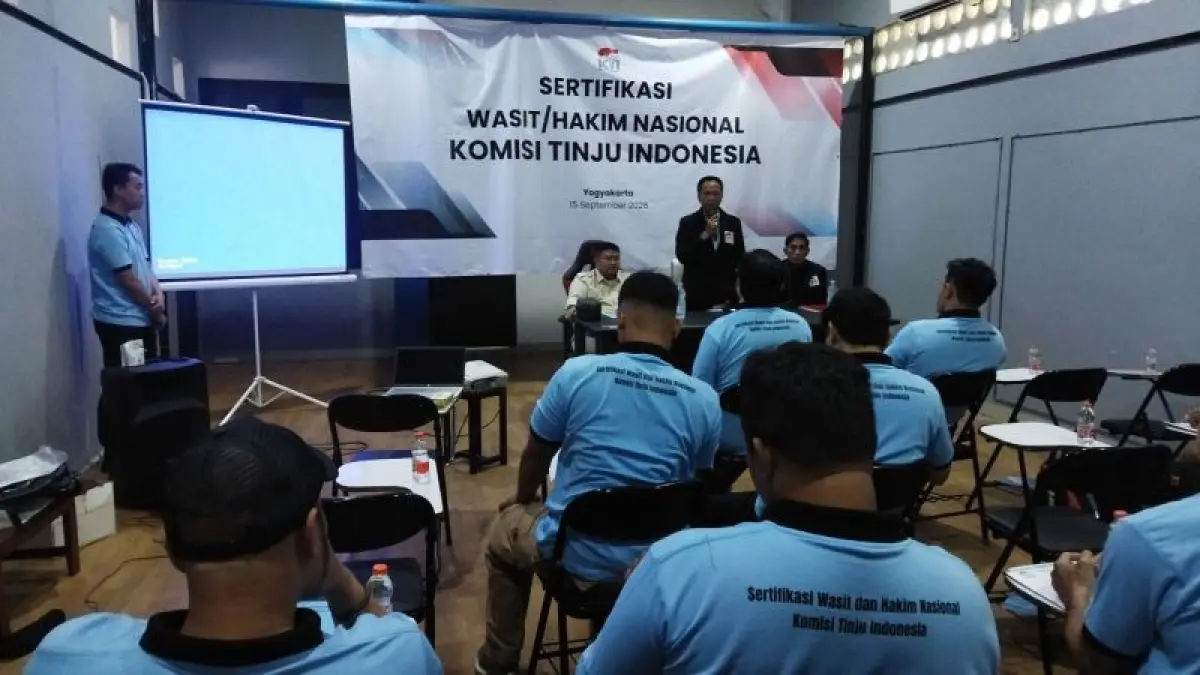 Para wasit dan juri tinju profesional saat mengikuti sertifikasi wasit atau hakim nasional yang diselenggarakan KTI. (Istimewa)