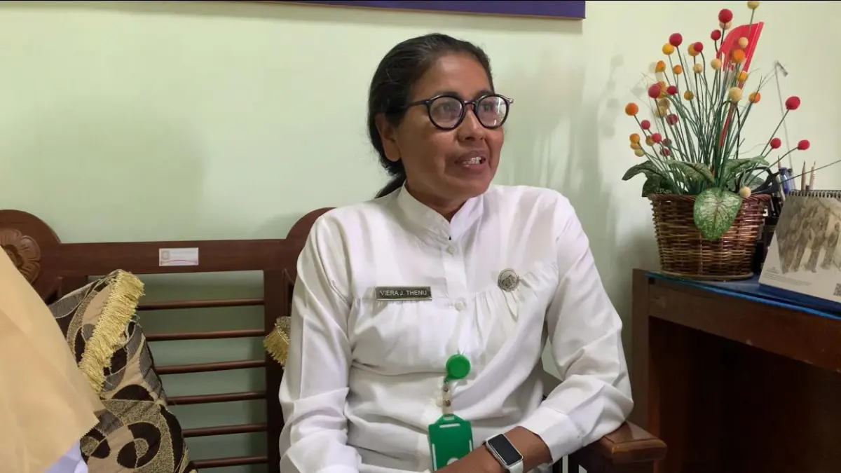 Kepala Puskesmas Temon 2 Viera Junifer Thenu