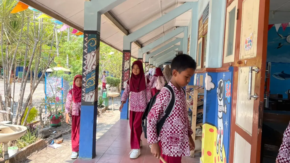 Aktivitas belajar mengajar kembali berlangsung normal di SDN 1 Sumberagung setelah sejumlah siswa dan guru diduga mengalami keracunan usai menyantap menu MBG - Aris Romadhon/Radar Jogja