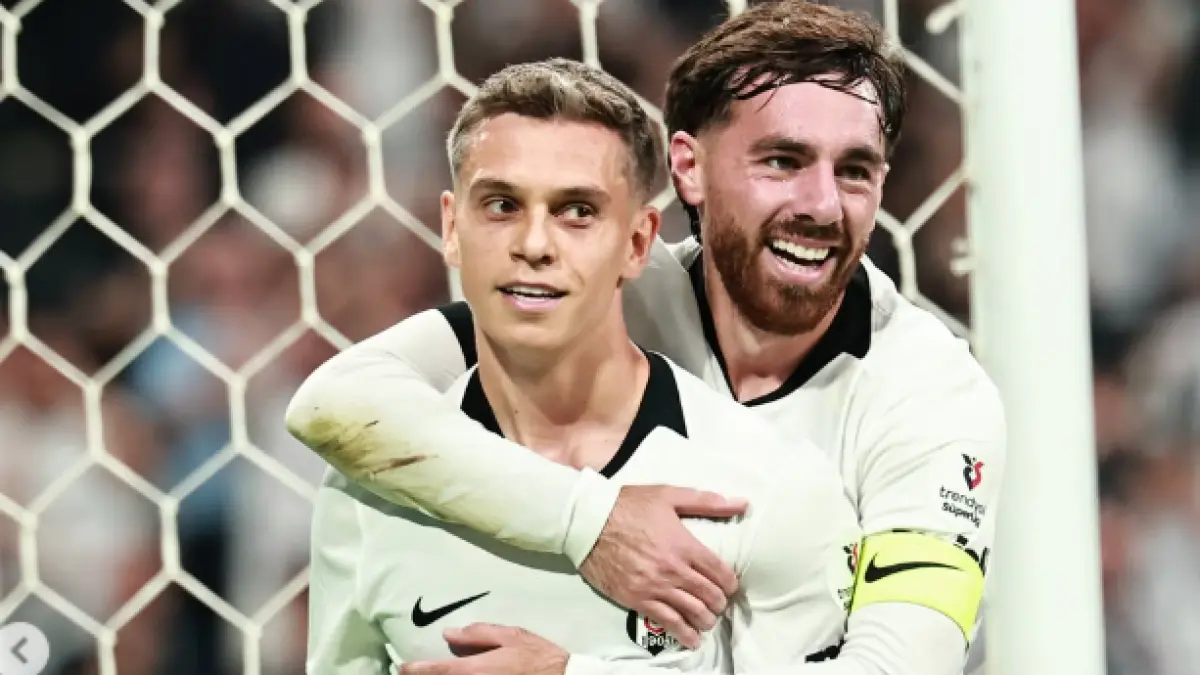 Leandro Trossard cetak gol perdananya untuk Besiktas dalam kemenangan atas Ezurumspor.