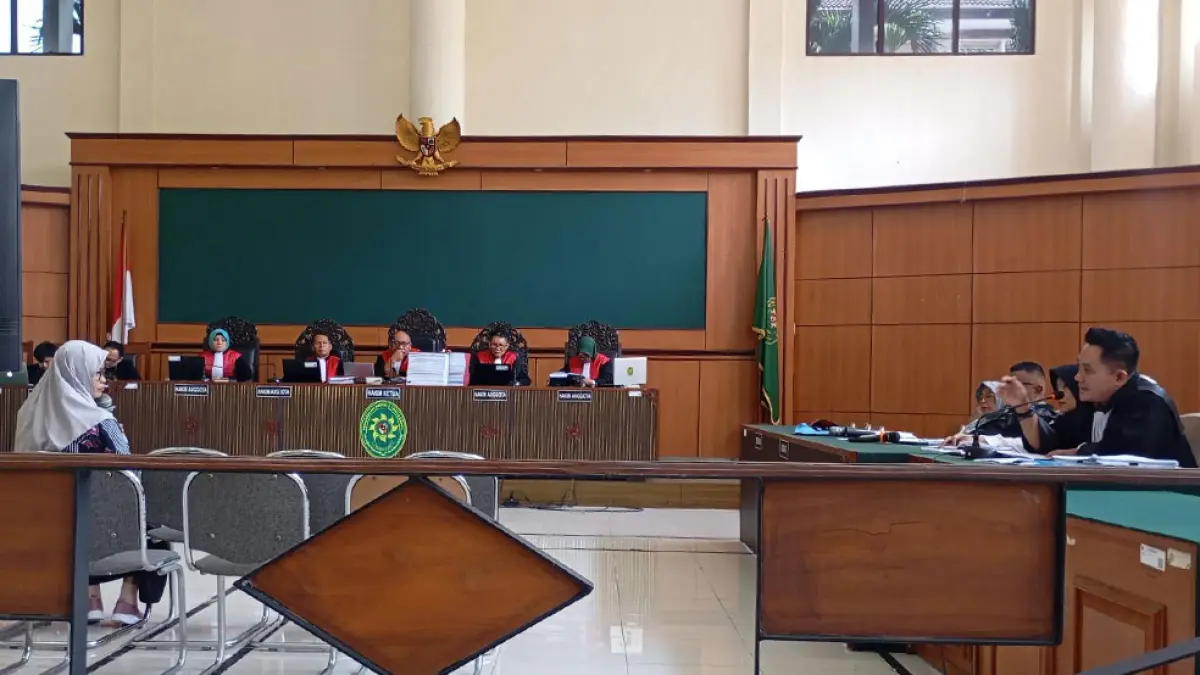 SIDANG LANJUTAN: Sidang kasus daycare Little Aresha di Aula PN Jogja, Kamis (17/9). Sidang hadirkan saksi pengawas TK dari Disdikpora Kota Jogja. Iwan Nurwanto/Radar Jogja