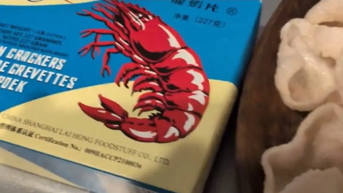 Kerupuk udang ramai dibicarakan di Jepang. (Sumber: akun X @sakueda)