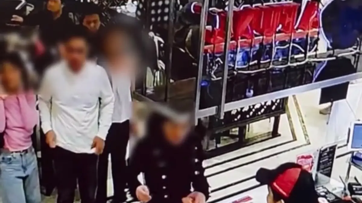Suasana Senayan City, Jakarta Pusat, lokasi terjadinya dugaan penganiayaan terhadap seorang wanita yang kemudian viral di media sosial.&nbsp;Sumber foto: https://vt.tiktok.com/ZSb16bNxh/