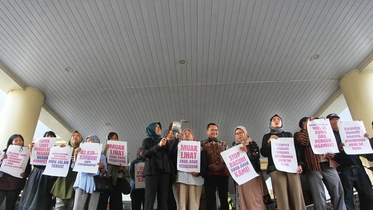 BERGERAK BERSAMA: Ibu-ibu yang tergabung dalam Warga Peduli Anak di Sleman mengikuti audiensi dengan anggota DPRD Kabupaten Sleman, Kamis (24/9/2026). GUNTUR AGA TIRTANA/RADAR JOGJA