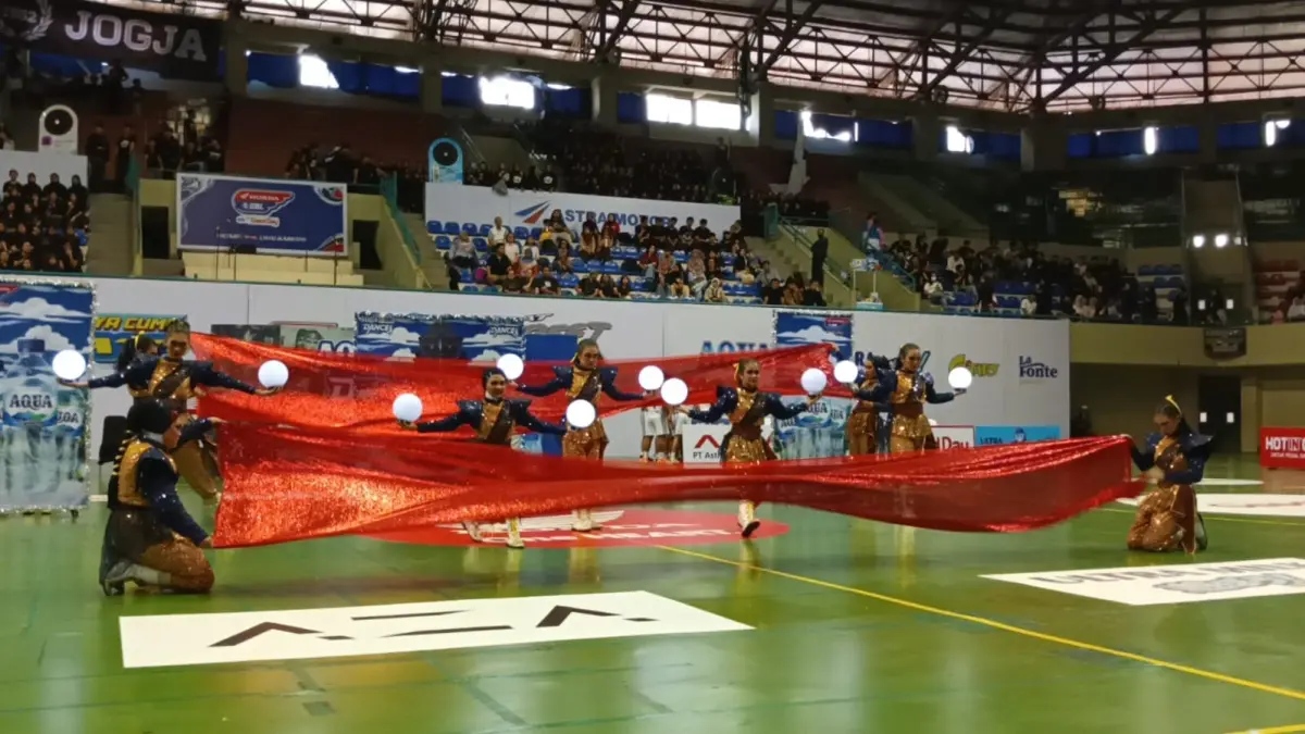 Penampilan Aqua DBL Dance Machzer. (Franzeska Aurellea Paskaningtyas)