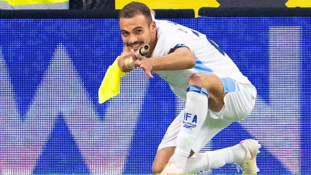 Selebrasi pemain Israel, Saied Abu Farchi yang berujung kartu merah dalam kekalahan dari Austria di Nations League.