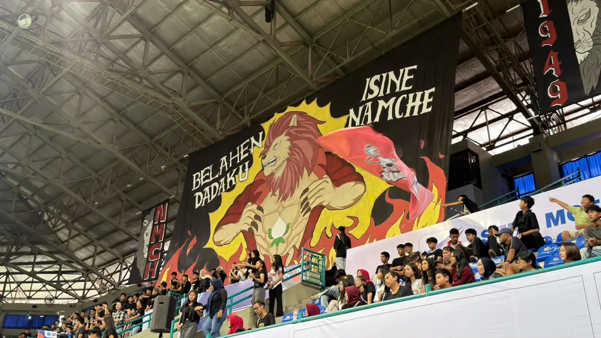 Namche Mania Tampilkan Koreografi Singa, Dukung Tim Basket SMAN 6 Jogja Berlaga.