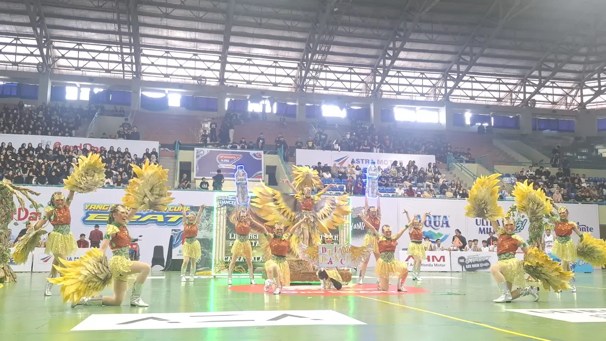 Penampilan anggun dan penuh semangat disuguhkan oleh tim dance perwakilan SMA N 6 Yogyakarta (Namche).