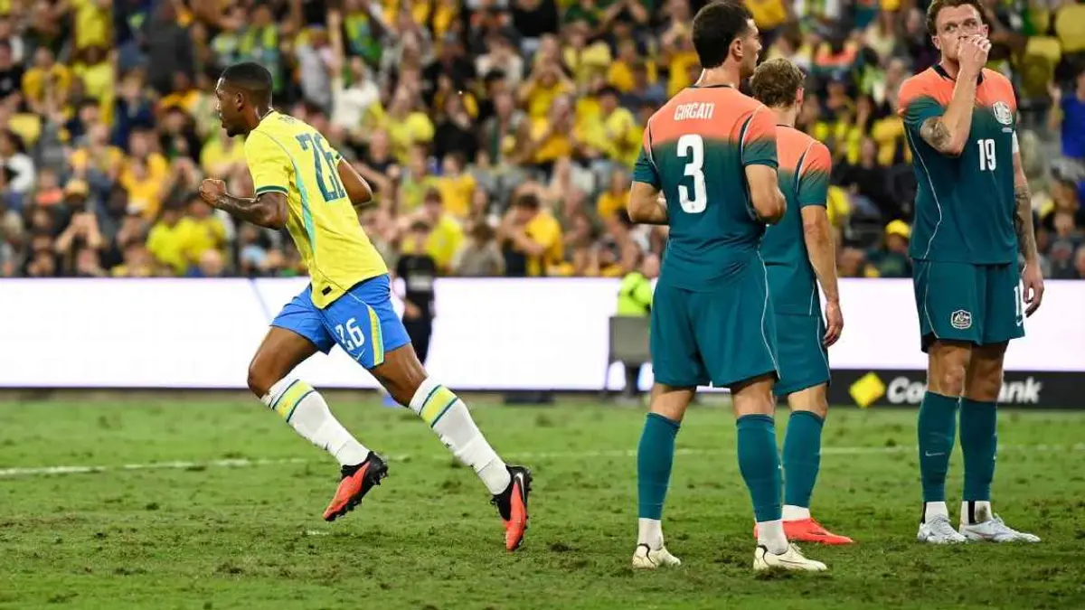 Selebrasi Rayan setelah mencetak gol penyeimbang Brasil melawan Austrlia di pertandingan yang berlangsung dengan rumput lapangan kurang baik.