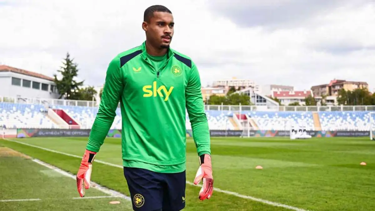 Kiper Republik Irlandia, Gavin Bazunu mengundurkan diri dari skuad untuk laga UEFA Nations League melawan Israel.