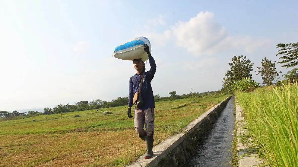 PANAS TERIK: Aktivitas Siklon Tropis Surigae dan bibit Siklon 92W membuat cuaca akan semakin terik. GUNTUR AGA TIRTANA/RADAR JOGJA