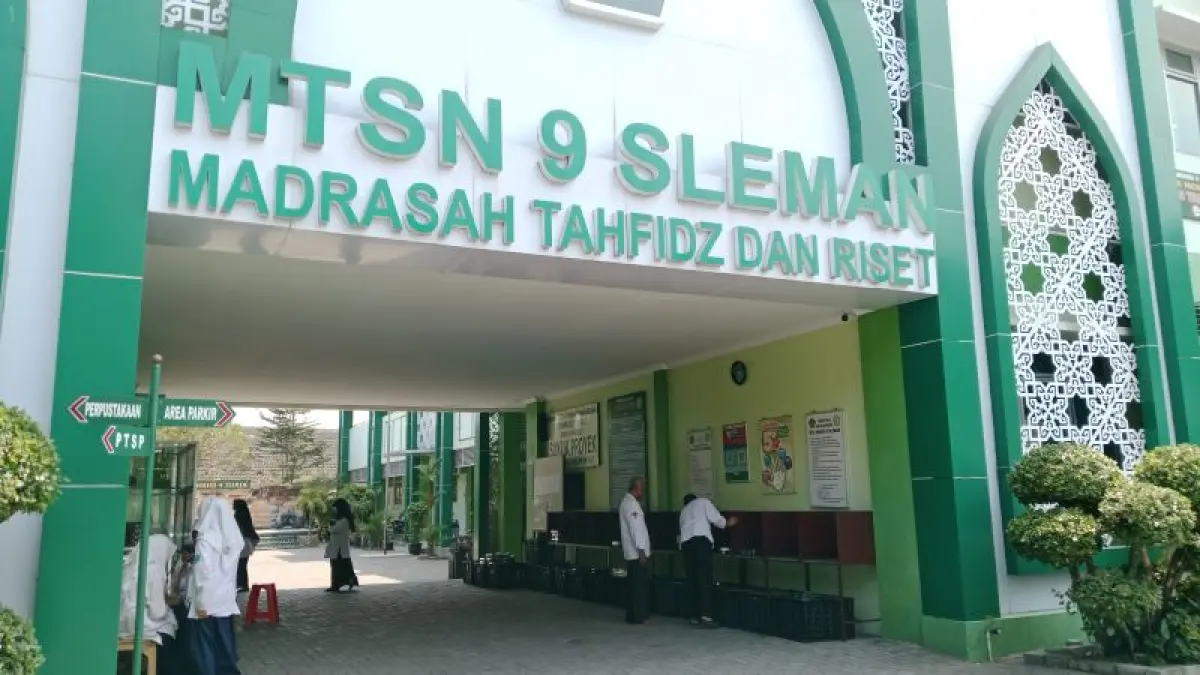 Wali murid MTsN 9 Sleman yang sempat mengeluhkan adanya iuran hingga Rp 2 juta akhirnya dibatalkan. (Delima Purnamasari/Radar Jogja)