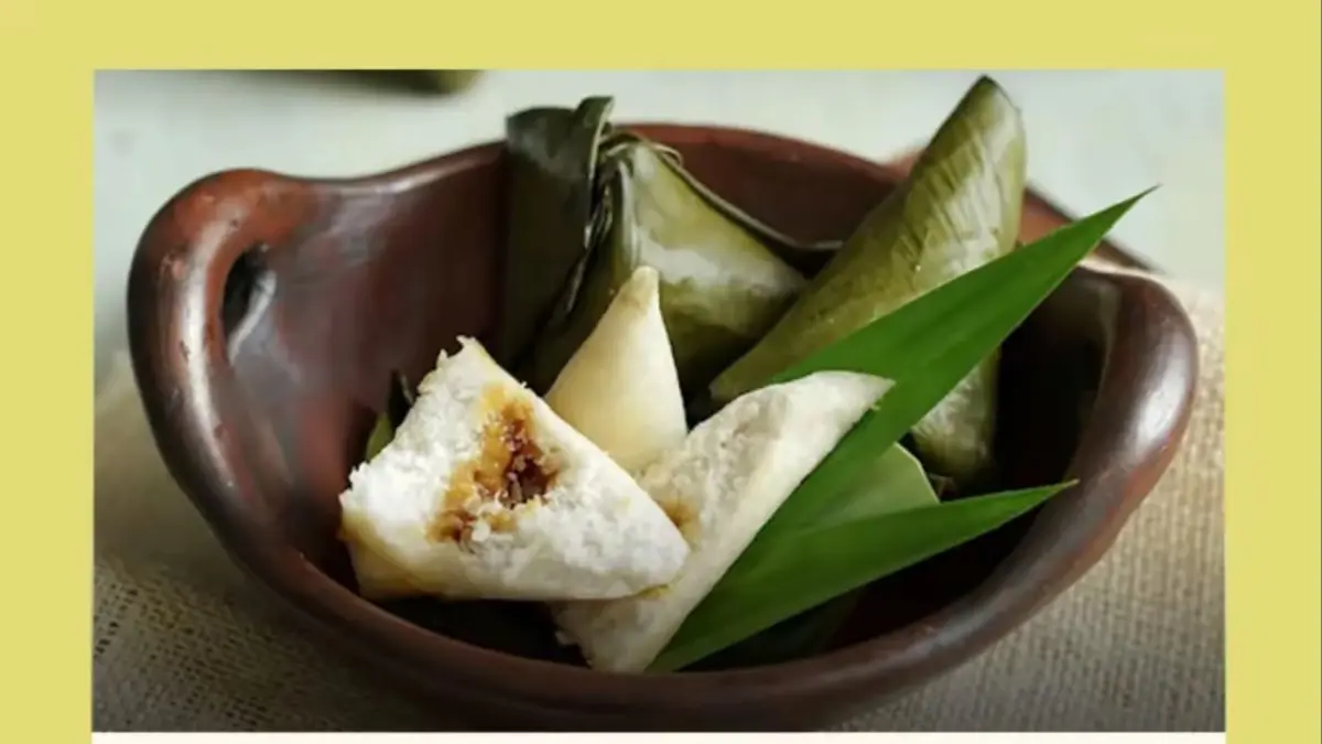 Lappet khas Batak dibungkus daun pisang dengan isian gula merah, menjadi salah satu kue tradisional yang lekat dengan kuliner masyarakat Sumatera Utara.

Sumber foto: https://vt.tiktok.com/ZSbh7r2M1/