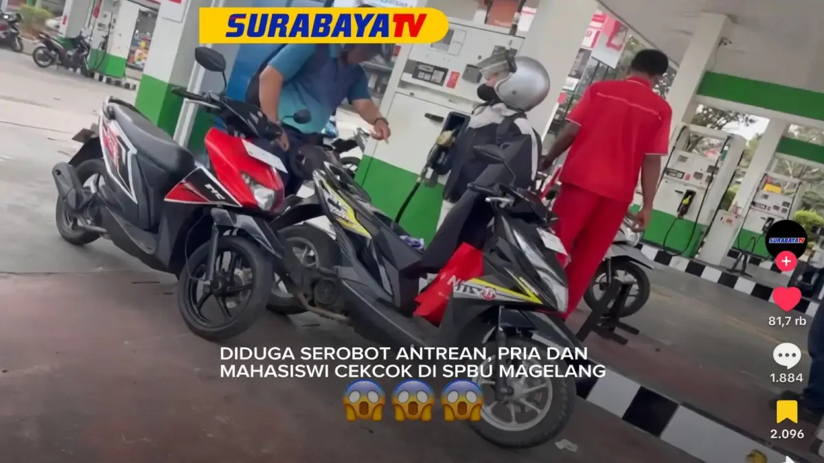Tangkapan layar video TikTok @surabyatv yang memperlihatkan seorang pria dan mahasiswa terlibat cekcok di area SPBU Magelang. (Tangkapan layar TikTok @surabyatv)