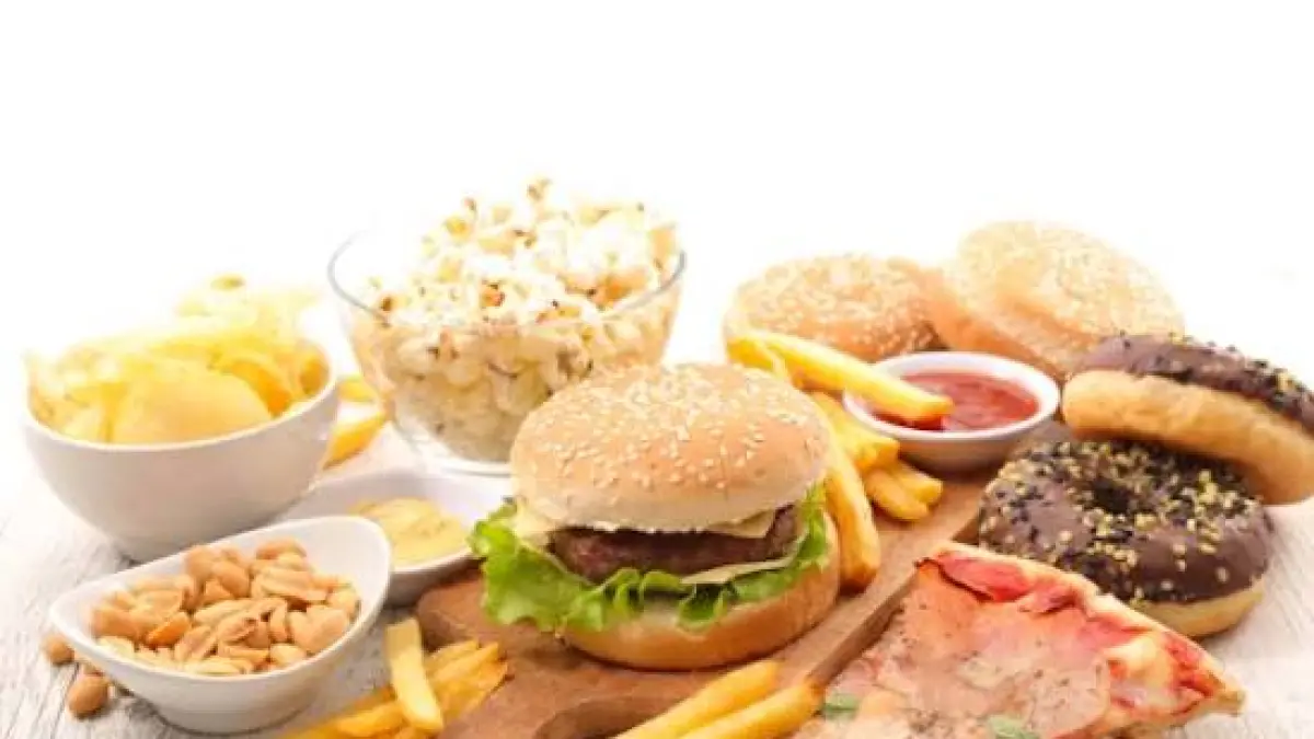 Ilustrasi Junk Food. (Dok Halodoc)