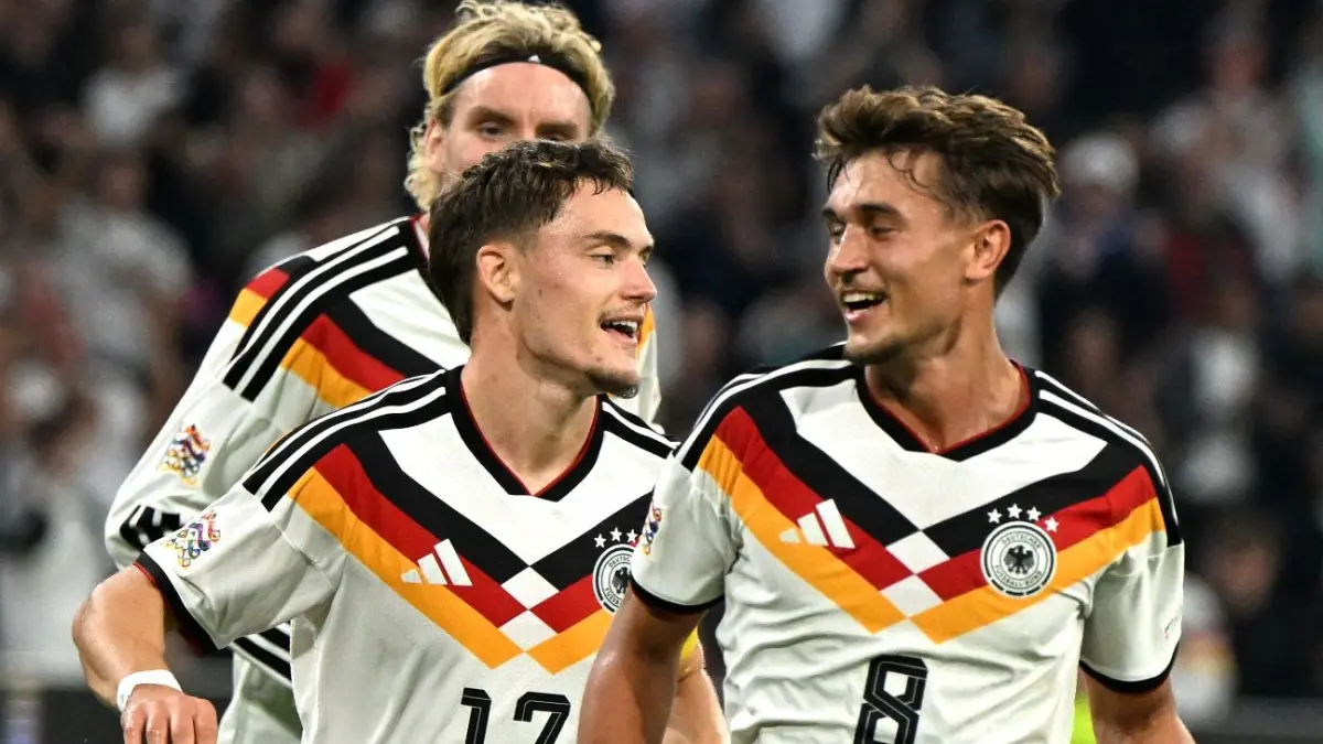 Selebrasi para pemain Jerman setelah Florian Wirtz mencetak gol atas Serbia di UEFA Nations League.