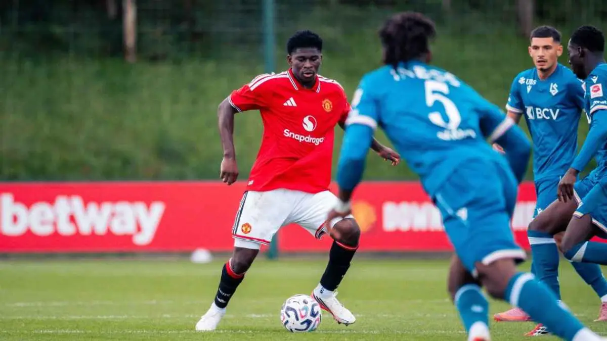 Carlos Baleba jalani debut bersama Manchester United saat laga persahabatan melawan Lausanne-Sport.