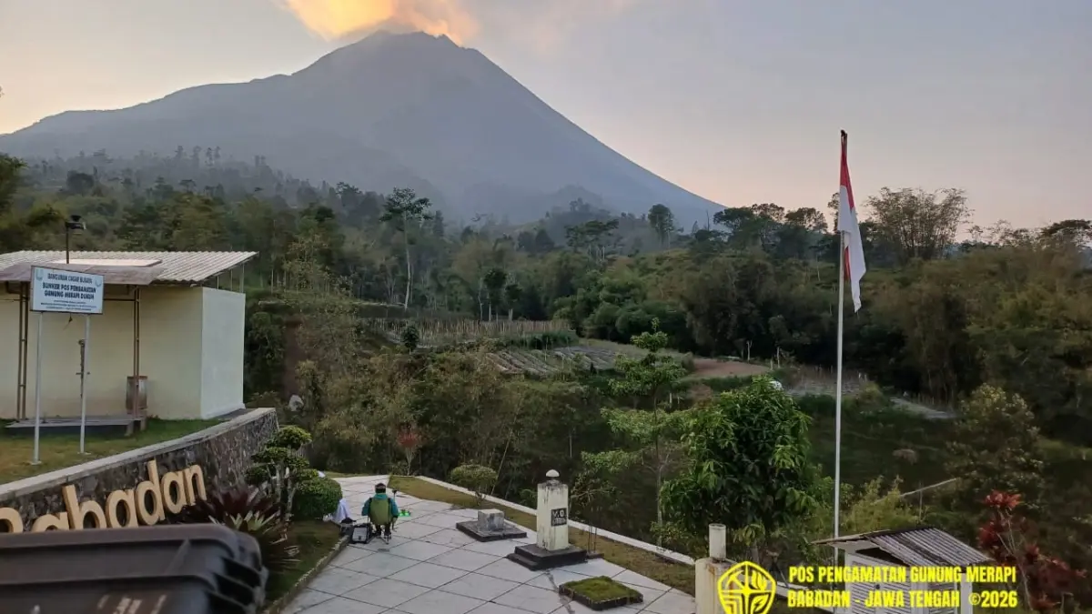 ILUSTRASI: Merapi Terlihat Tenang Siang Ini, Tapi Perut Bumi Bergetar Puluhan Kali: Warga Lereng Tetap Diminta Siaga. (BPPTKG)