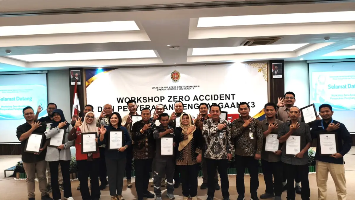 Wujudkan Komitmen Keselamatan Kerja Astra Motor Yogyakarta Raih "Zero Accident Award"