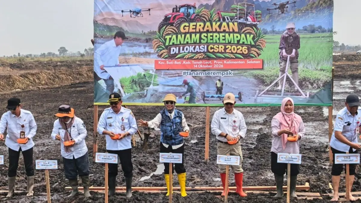 SINERGI: Kepala BPPSDMP Kementerian Pertanian Idha Widi Arsanti bersama jajaran pemerintah daerah