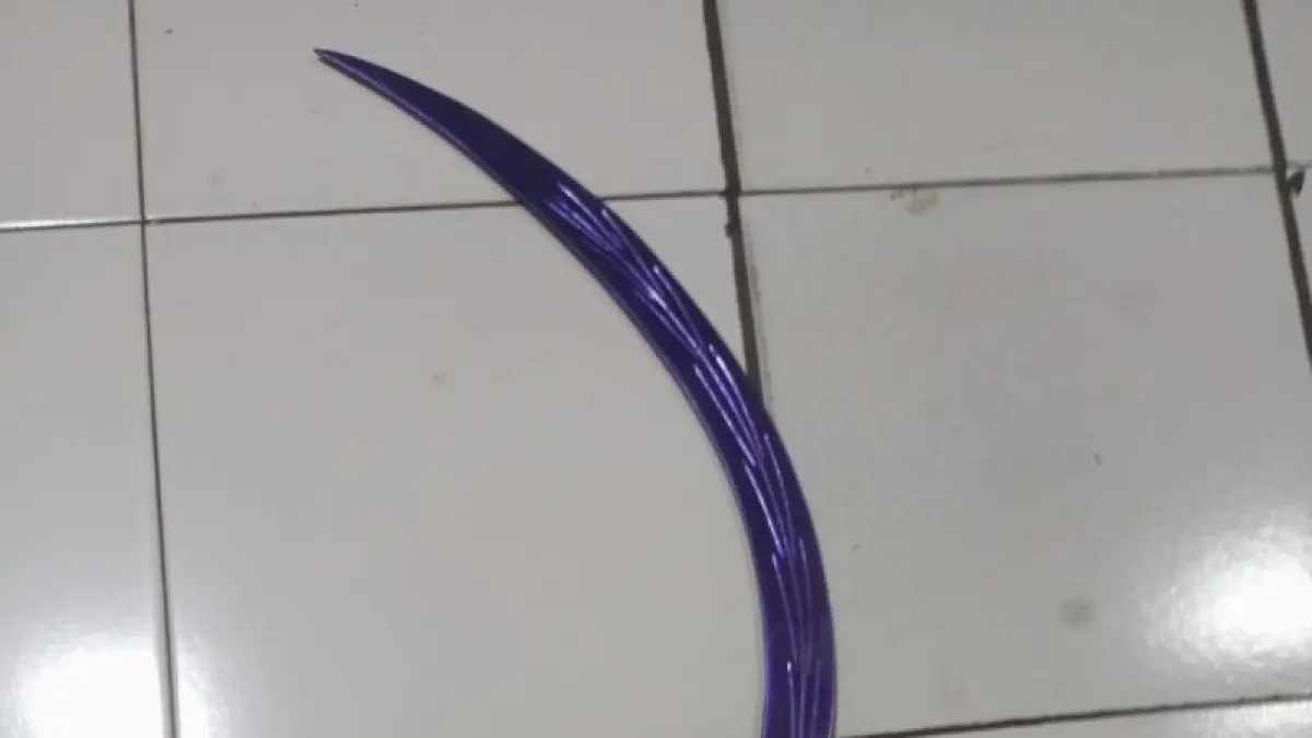 Barang bukti clurit yang dibawa oleh dua remaja di Jalan Padjajaran. (Dokumentasi Polresta Sleman)