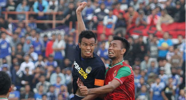 HENGKANG: Kapten PSIM Sunni Hizbullah merapat ke PSCS Cilacap.