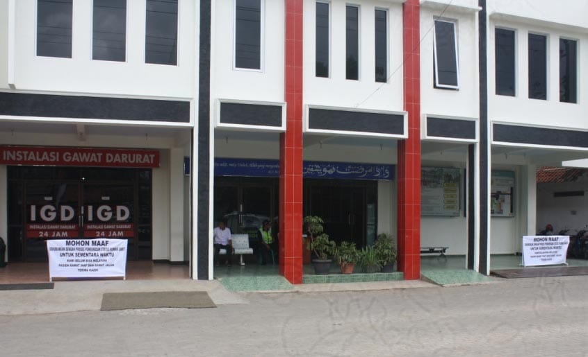 TUTUP: PKU Muhammadiyah Purworejo tidak bisa memberikan layanan medis kepada masyarakat karena izin operasional rumah sakit habis terhitung 23 Agustus 2016.(foto:BUDI AGUNG/RADAR JOGJA)