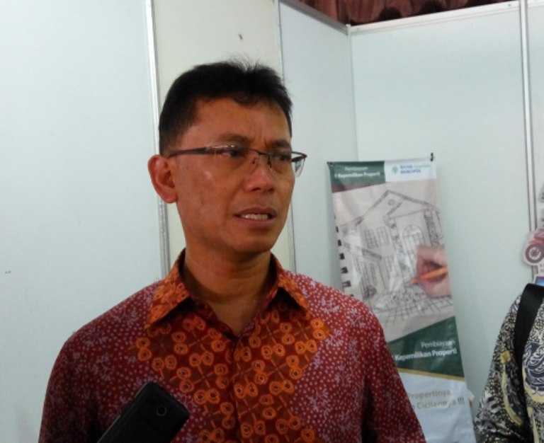 FOKUS: Direktur Utama Bank Syariah Bukopin (SB) Riyanto saat di UGM.