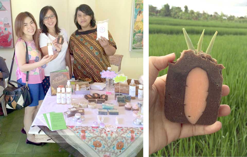 INSPIRATIF: Tanti (tengah) dan Retti (kanan) memamerkan produk sabun dan lip balm bebahan alami dengan campuran kopi. Keduanya mencetak aneka bentuk sabun secara manual.