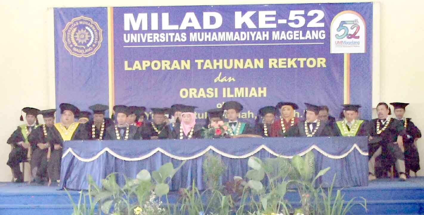 52 TAHUN: Rapat Senat Terbuka Milad ke-52 UM Magelang, di Auditorium Kampus 1 UM Magelang, kemarin (31/8).(Foto:Adi Daya Perdana/Radar Jogja)