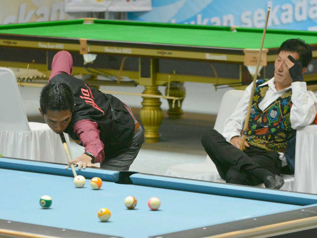 KONSENTRASI : Wisnu Eko Marsudi saat tampil di final bola 15 putra.(Foto:DEWI SARMUDYAHSARI/RADAR JOGJA)