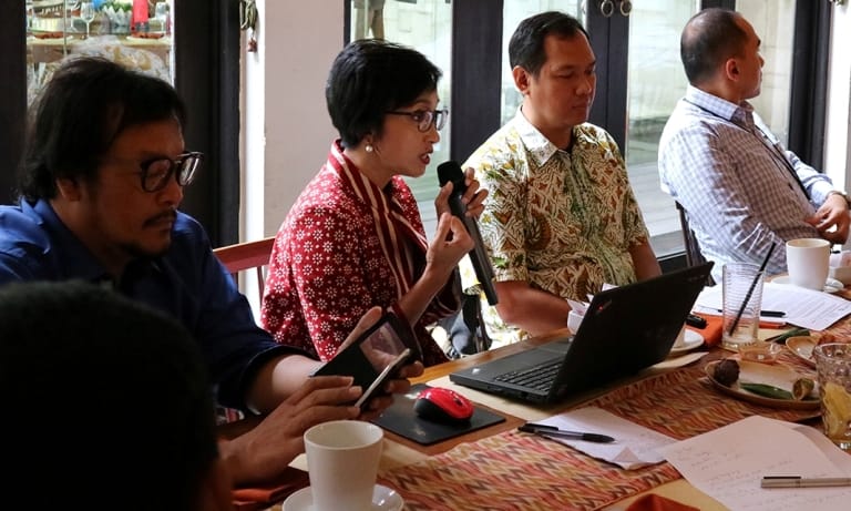 REVITALISASI PASAR: Dari kiri, UNDP Partnership Development Ade Mulyo, Direktur Eksekutif Yayasan Danamon Peduli Restu Pratiwi, dan Pemerhati Lingkungan Nirwono Yoga yang mewakili Indonesia di Konferensi PBB - Habitat III di Quito, Ekuador. (Istimewa)