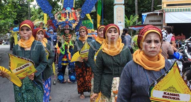 Festival batik on the street digelar di Desa Ngentakrejo dan Gulurejo, Kecamatan Lendah. (Foto: Hendri Utomo/Radar Jogja Online)