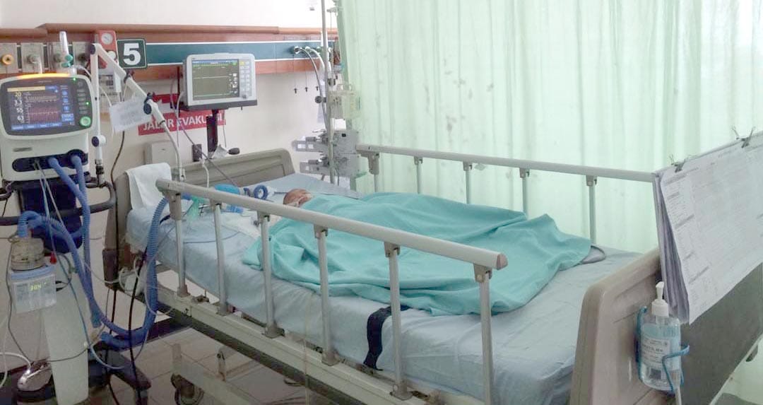 DIRAWAT INTENSIF: Muhammad Syaqif Dirga Krisnawan masih dirawat di ruang ICU lantai II RSUP dr Sardjito, Rabu (28/12).(BAHANA/RADAR JOGJA)