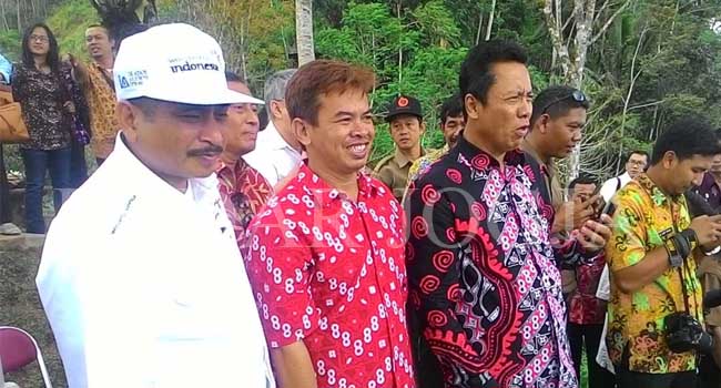 Menteri Pariwisata Arief Yahya berkunjung ke Kebun Teh Nglinggo Samigaluh. (Foto: Hendri Utomo/Radar Jogja Online)