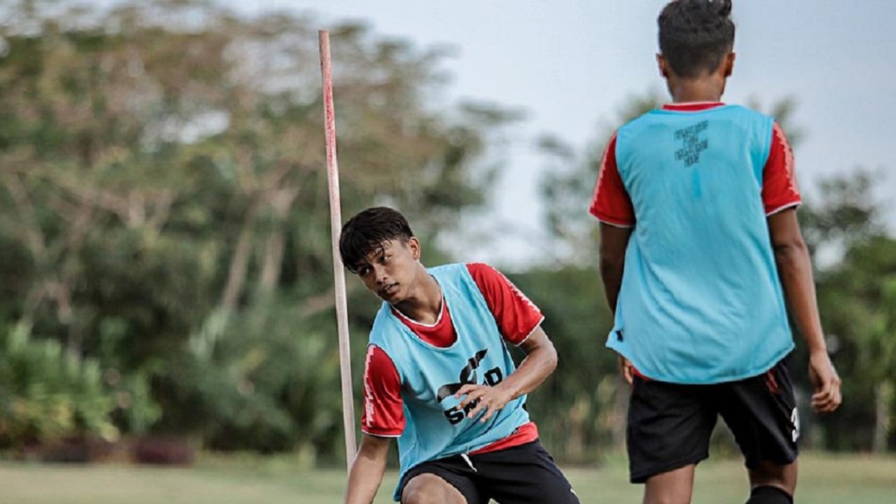 MASIH: Hokky Caraka menuturkan, masih banyak hal yang harus diperbaiki jika ingin mencapai target-target lainnya. Di antaranya harus melatih fisik dan juga memperbaiki postur tubuh. (PSS SLEMAN FOR RADAR JOGJA)