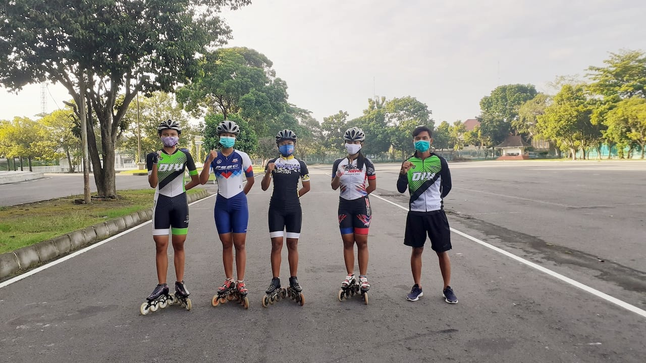 Tim Puslatda sepatu roda DIJ saat menjalani latihan di Kompleks Stadion Mandala Krida. (ANA R. DEWI/RADAR JOGJA)