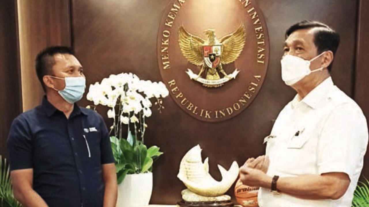 LAMPU HIJAU : Azrul Ananda saat audiensi dengan Luhut Binsar Panjaitan selaku Koordinator PPKM Darurat untuk Pulau Jawa dan Bali.(ISTIMEWA)
