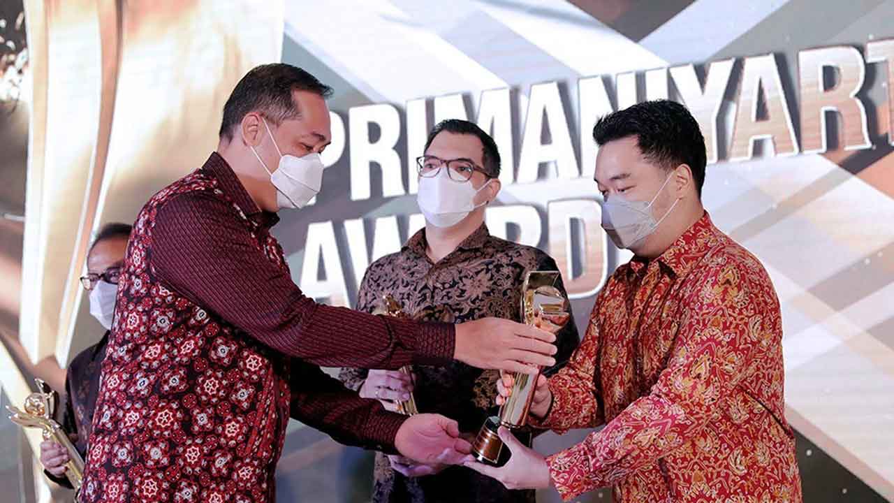 APRESIASI: Menteri Perdagangan Muhammad Lutfi memberikan apresiasi kepada eksportir Indonesia yang berkinerja baik melalui Penghargaan Primaniyarta. (KEMENDAG FOR RADAR JOGJA)
