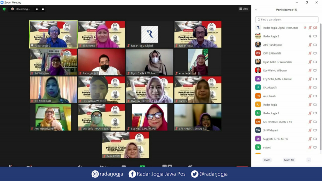 BELAJAR : Workshop penulisan artikel ilmiah populer di media massa gelombang pertama sukses terselenggara Kamis (28/10).  (NANANG FEBRIANTO/RADAR JOGJA)